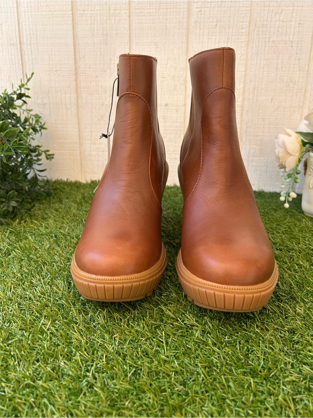 SOREL women 
Ona Ave'' Zip Wedge Booties Color: Velvet Tan, Gum 2 size 9.5 new - Picture 13 of 16